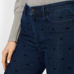 Talbot’s Women's Skinny Jeans with Embroidered Bows!  Size 2P!  Worn once!